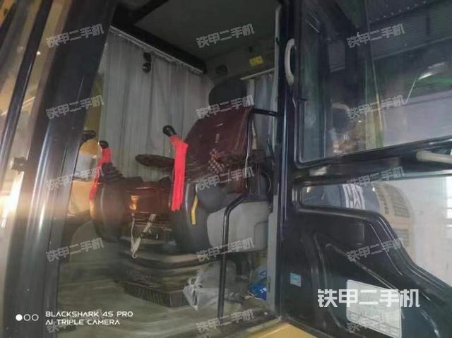 驾驶室整体（整机外观）