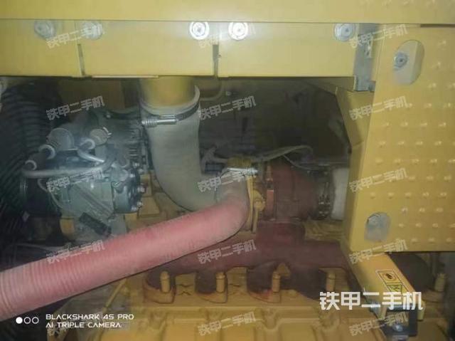 回转马达和主控阀（整机外观）