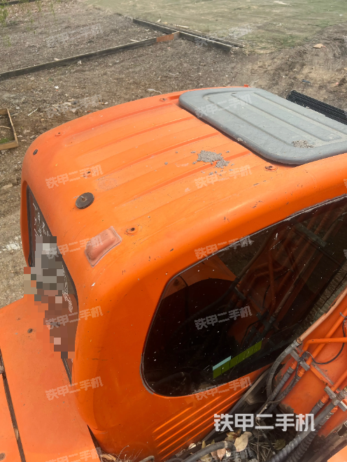 驾驶室顶部（整机外观）