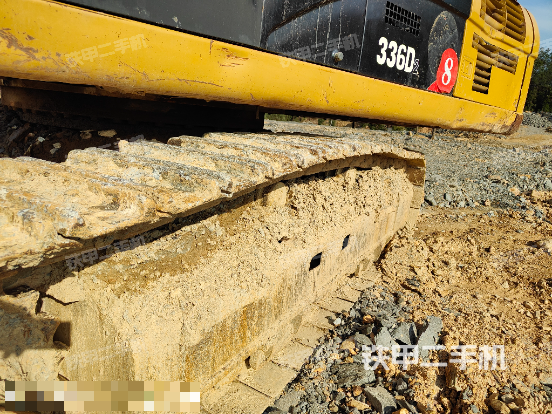 液壓泵艙室正面整體（整機(jī)外觀）