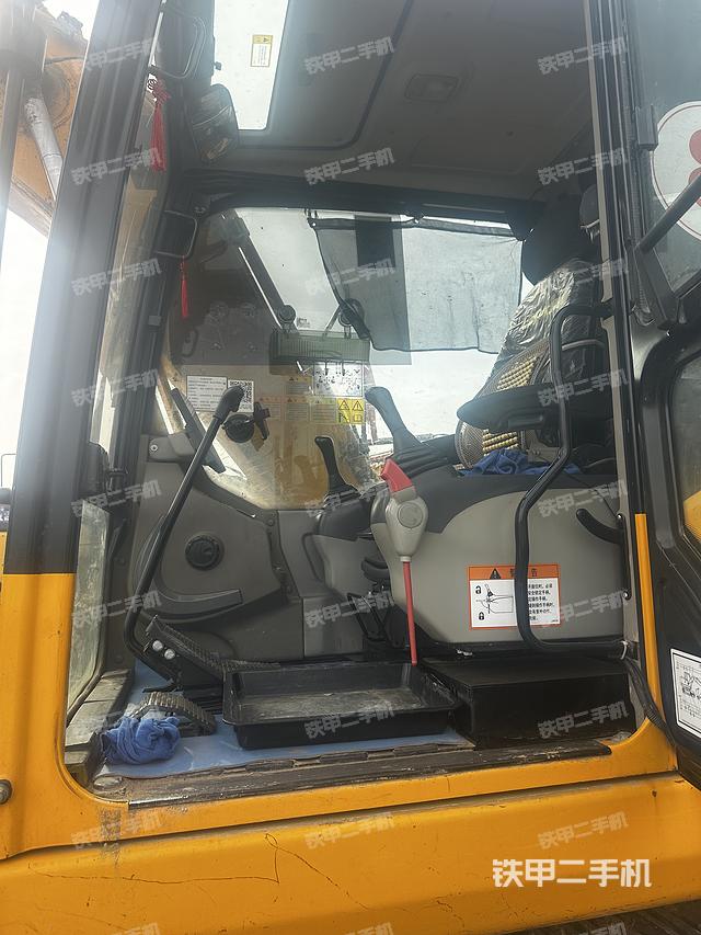 驾驶室整体（整机外观）