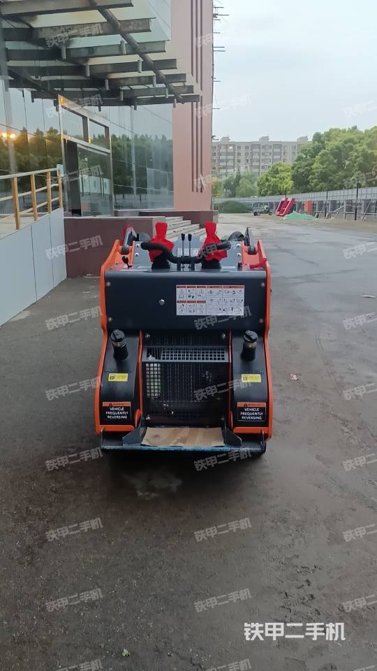 駕駛室工作臺(tái)（整機(jī)外觀及大件）