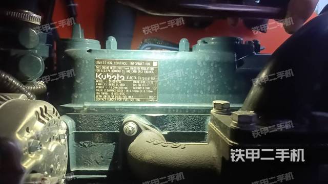 發(fā)動(dòng)機(jī)左側(cè)（整機(jī)外觀及大件）