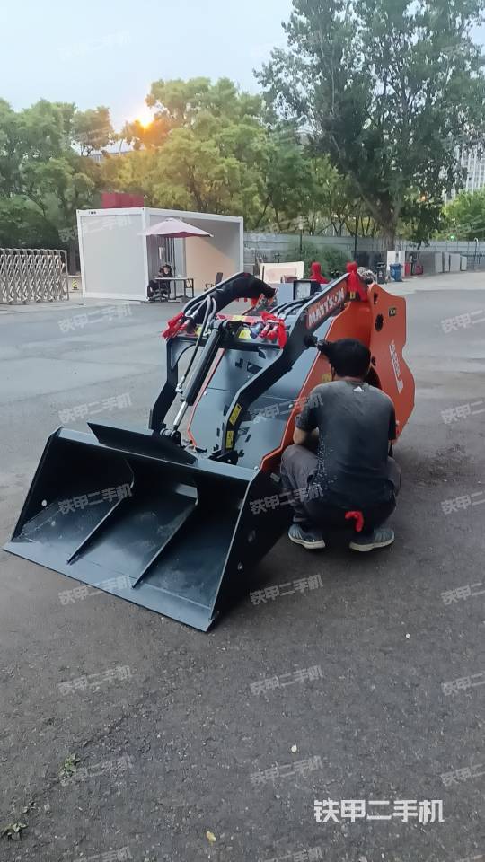 工作裝置整體（整機(jī)外觀及大件）