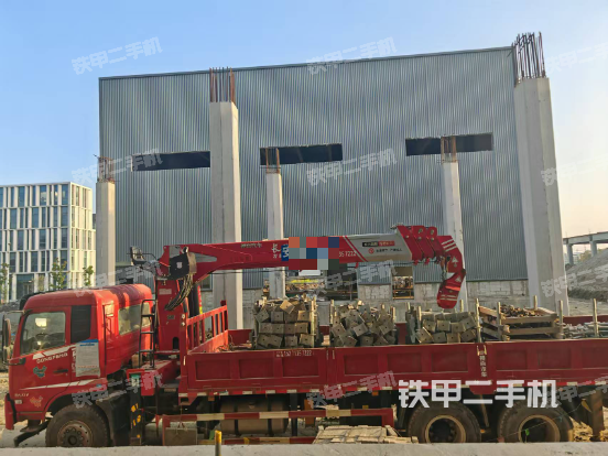 整機右側(cè)(設備外觀及核心部件) 整機右側(cè)(設備外觀及核心部件)