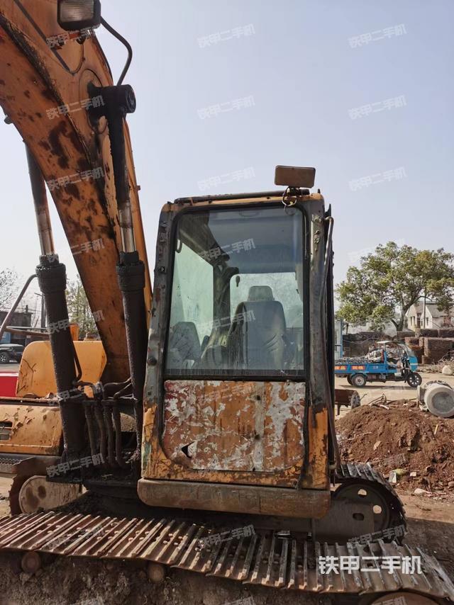 駕駛室整體（整機外觀）