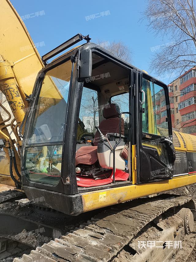 駕駛室整體（整機(jī)外觀）