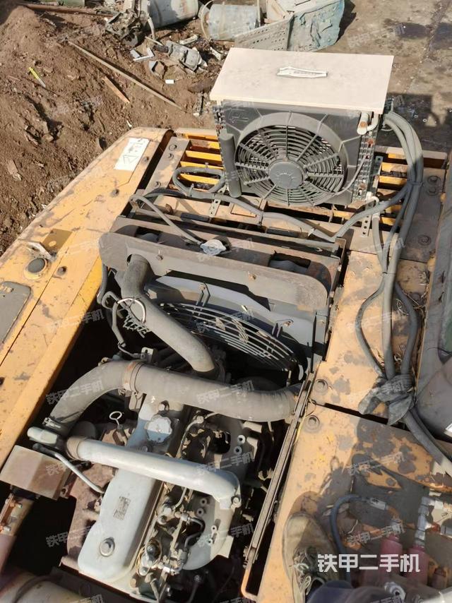 回轉(zhuǎn)馬達和主控閥（整機外觀）