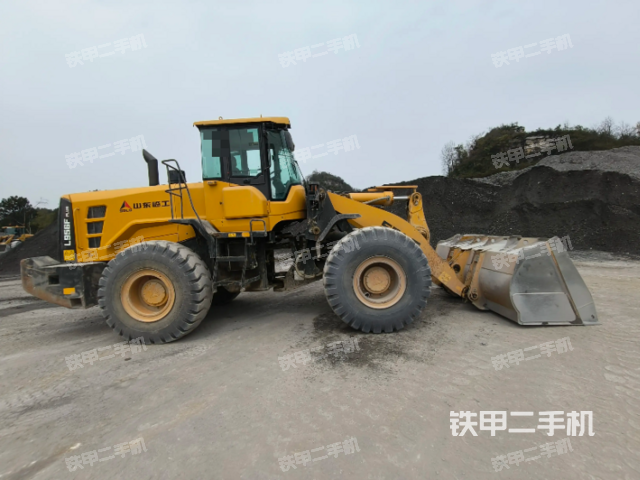 整機(jī)右后45°(整機(jī)外觀及大件) 整機(jī)右后45°(整機(jī)外觀及大件)