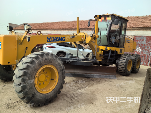 整機(jī)左側(cè)(設(shè)備外觀及核心部件) 整機(jī)左側(cè)(設(shè)備外觀及核心部件)