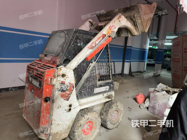 整機右側(cè)(設(shè)備外觀及核心部件) 整機右側(cè)(設(shè)備外觀及核心部件)