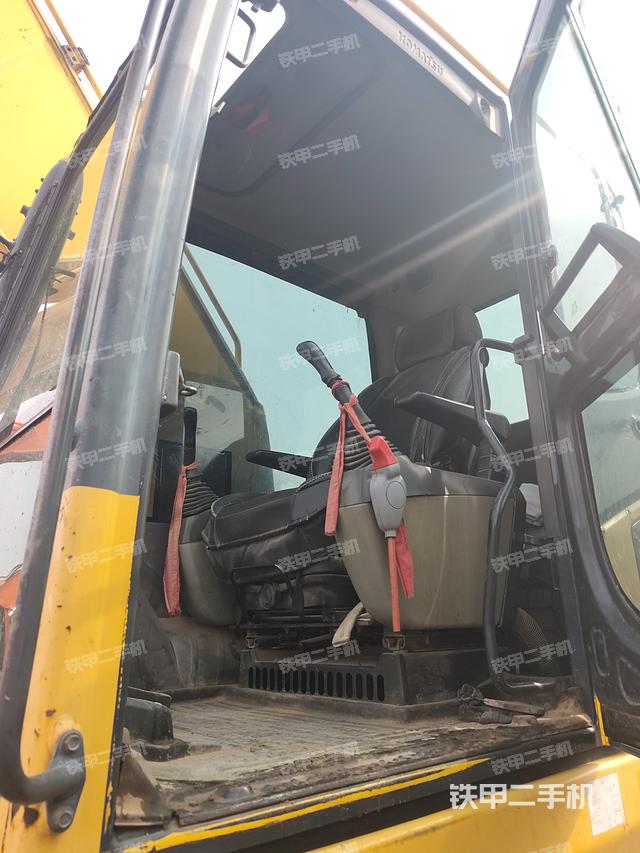 驾驶室整体（整机外观）