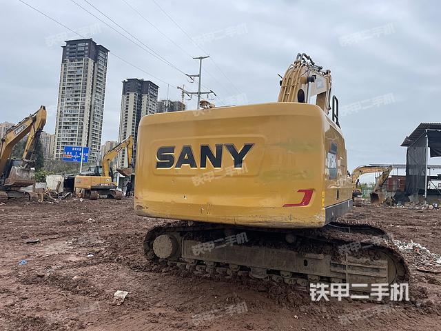 駕駛室整體（整機(jī)外觀）