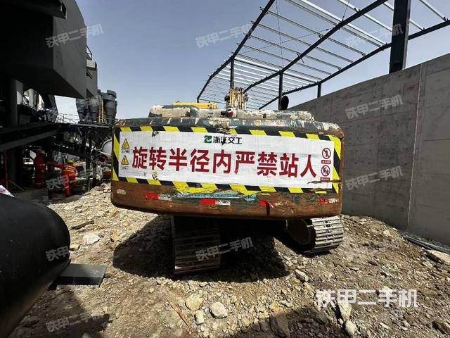 驾驶室顶部（整机外观）