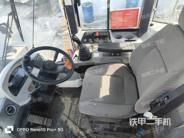 駕駛室操作臺（整機(jī)外觀及大件）