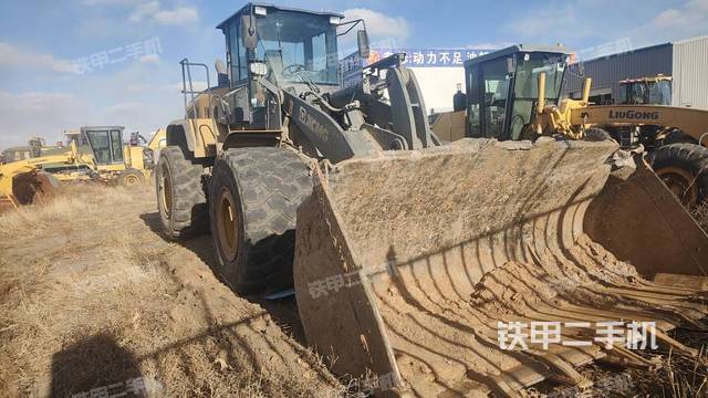 工作裝置整體（整機(jī)外觀及大件）