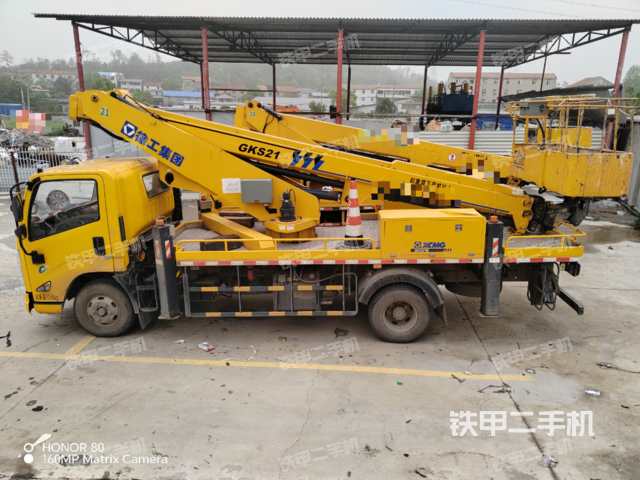 整機左側（設備外觀及核心部件）