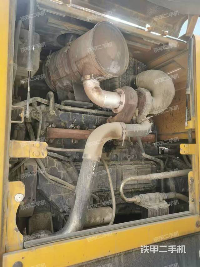 發(fā)動機右側（整機外觀及大件）