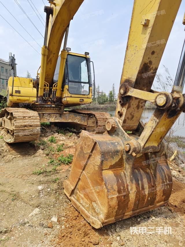 駕駛室整體（整機外觀）