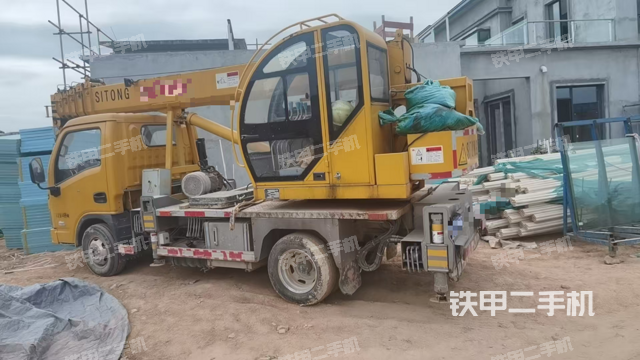 整機(jī)左側(cè)(設(shè)備外觀及核心部件) 整機(jī)左側(cè)(設(shè)備外觀及核心部件)