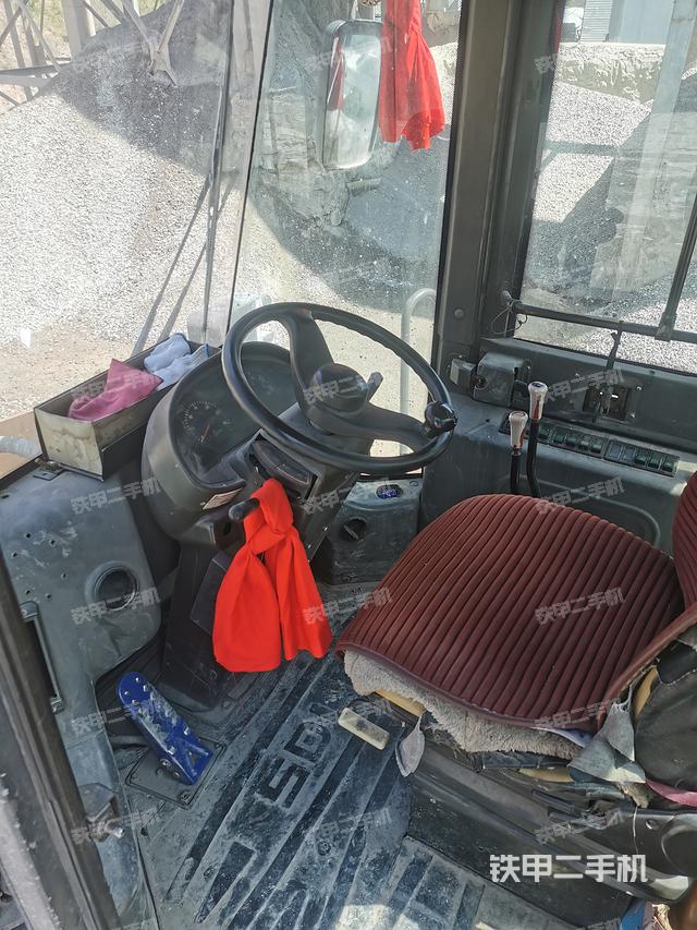 駕駛室工作臺（整機外觀及大件）