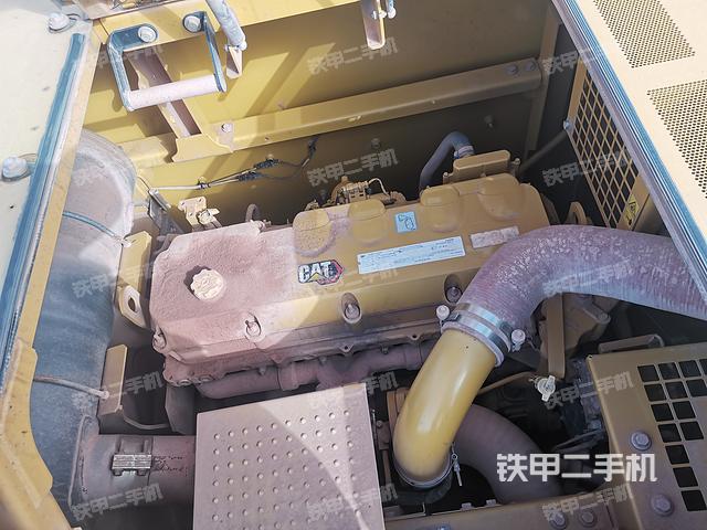 驾驶室顶部（整机外观）