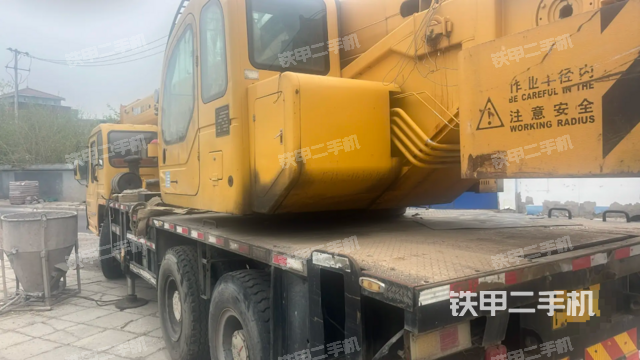 整機右后45°(設(shè)備外觀及核心部件) 整機右后45°(設(shè)備外觀及核心部件)