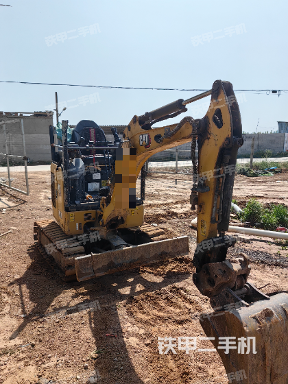 駕駛室整體(整機外觀) 駕駛室整體(整機外觀)