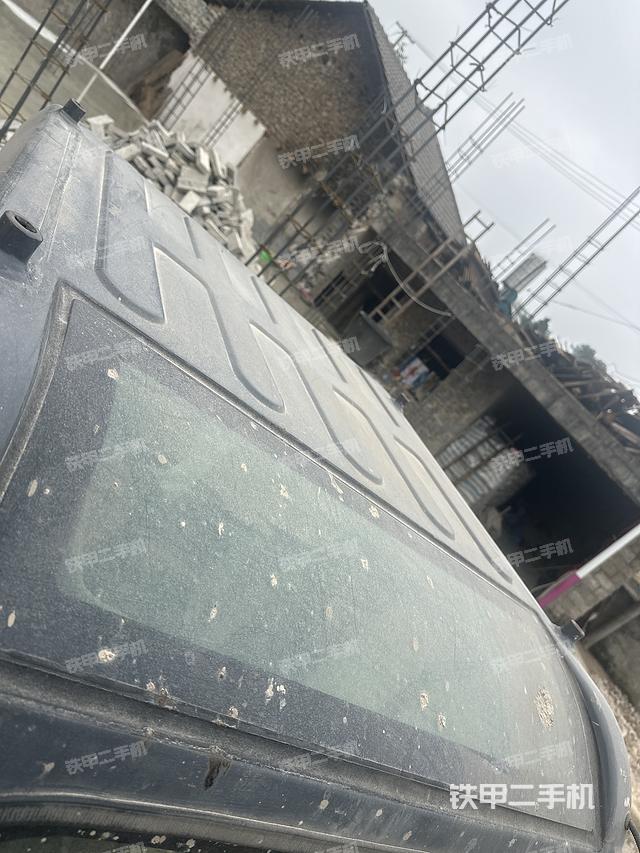 駕駛室頂部（整機(jī)外觀）