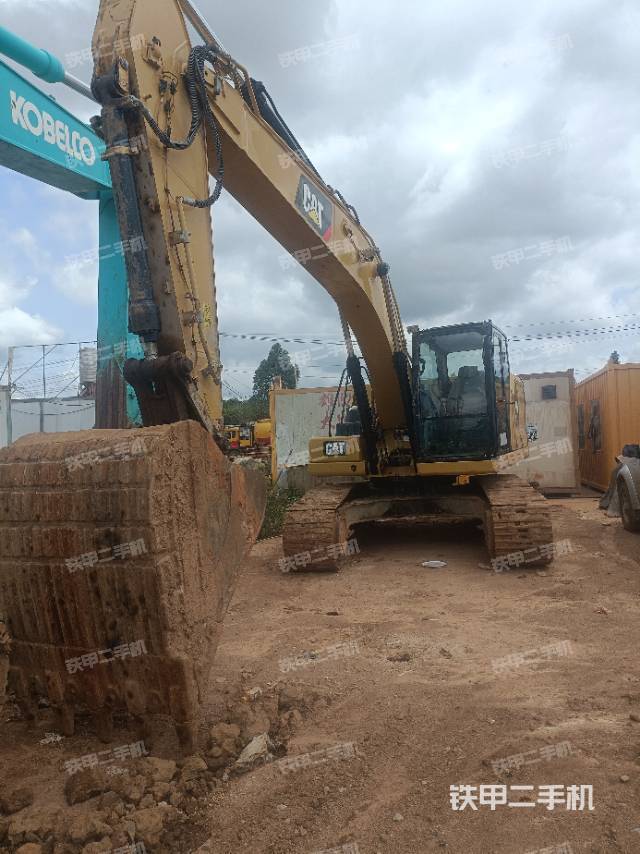 驾驶室顶部（整机外观）