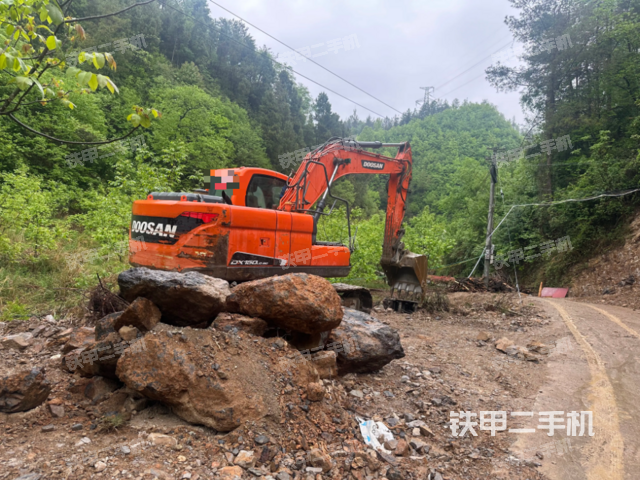 驾驶室顶部（整机外观）