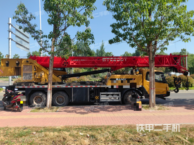 整機(jī)右側(cè)(設(shè)備外觀及核心部件) 整機(jī)右側(cè)(設(shè)備外觀及核心部件)