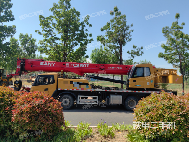 整機(jī)左側(cè)(設(shè)備外觀及核心部件) 整機(jī)左側(cè)(設(shè)備外觀及核心部件)