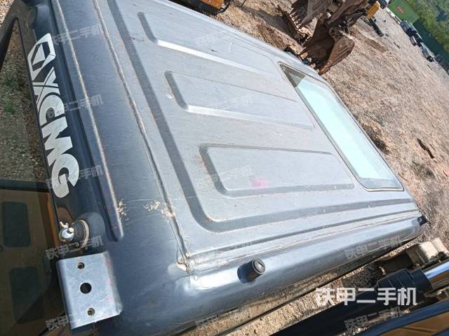 驾驶室顶部（整机外观）