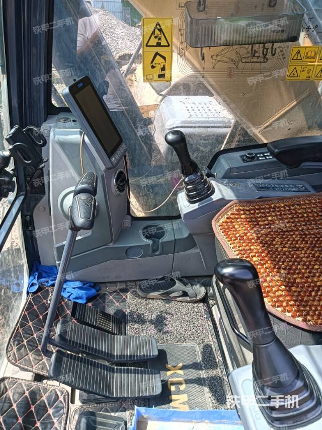 驾驶室整体（整机外观）