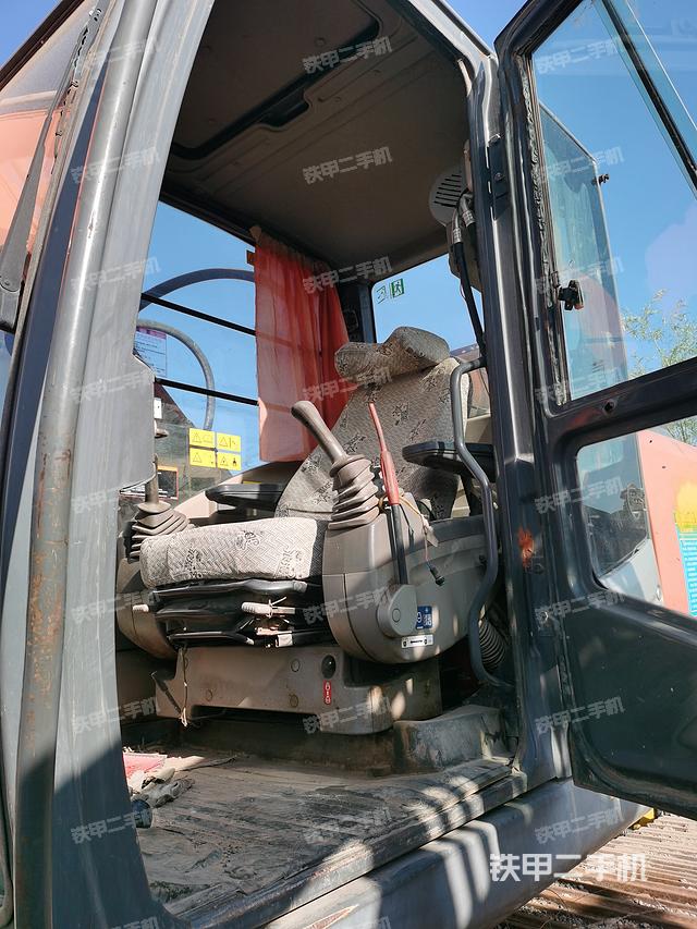 驾驶室整体（整机外观）