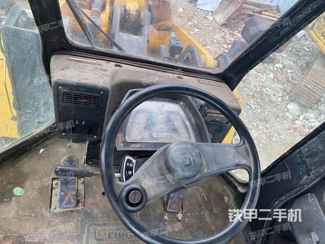 駕駛室操作臺(整機外觀及大件) 駕駛室操作臺(整機外觀及大件)