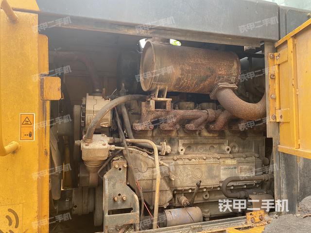 發(fā)動機右側(整機外觀及大件) 發(fā)動機右側(整機外觀及大件)