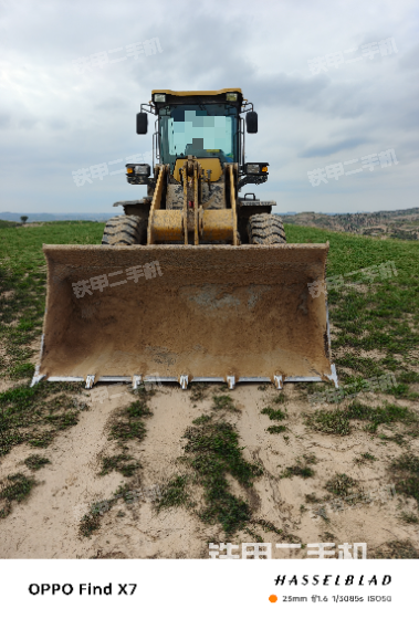 工作裝置整體(整機(jī)外觀及大件) 工作裝置整體(整機(jī)外觀及大件)