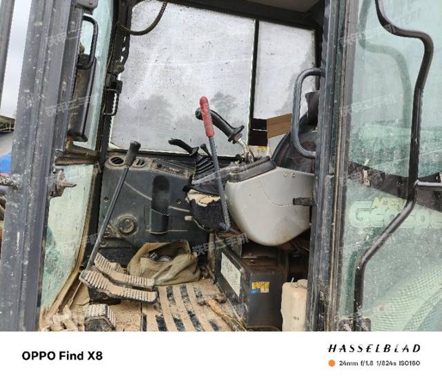 駕駛室整體（整機外觀）