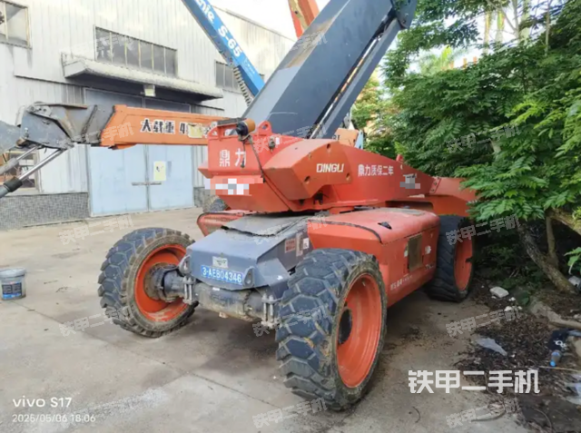 鼎力BT28RT高空作業(yè)機械