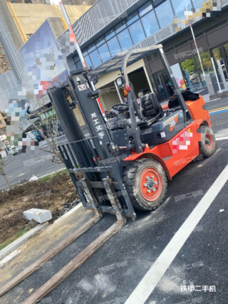 龍工FD30T叉車(chē)實(shí)拍圖片