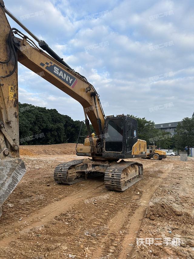 三一重工SY205C挖掘機