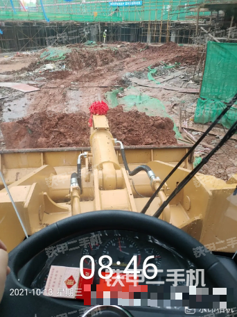 駕駛室工作臺(tái)(整機(jī)外觀及大件) 駕駛室工作臺(tái)(整機(jī)外觀及大件)