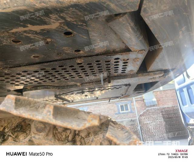 驾驶室顶部（整机外观）