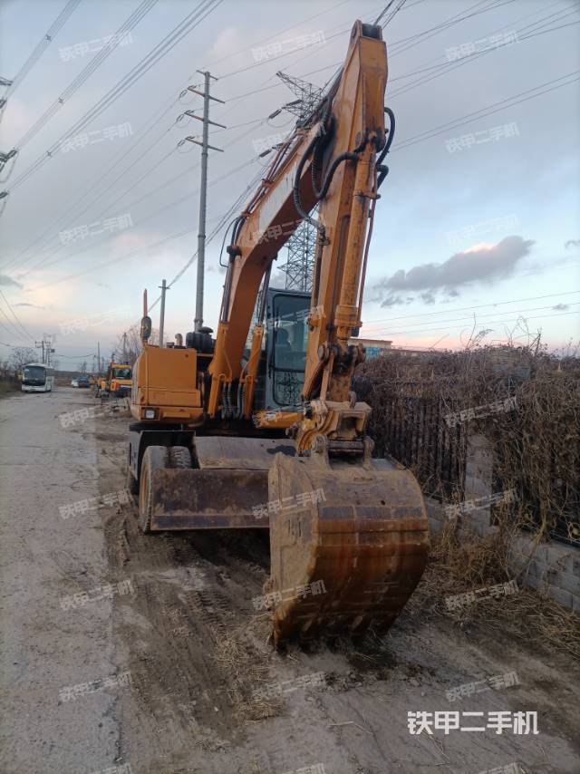 恒特重工HT135挖掘機