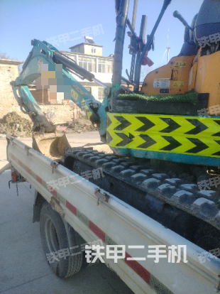 单侧履带整体（整机外观）