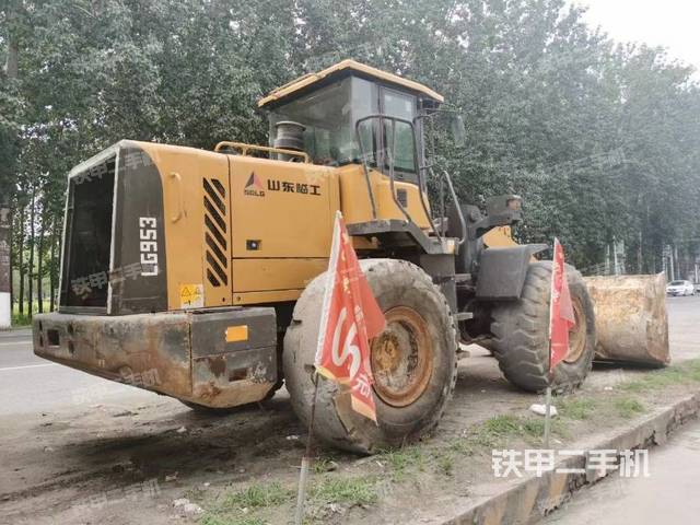 整機(jī)右后45°(整機(jī)外觀及大件) 整機(jī)右后45°(整機(jī)外觀及大件)