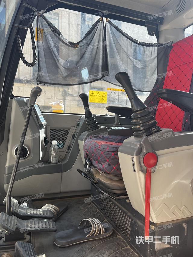 驾驶室整体（整机外观）