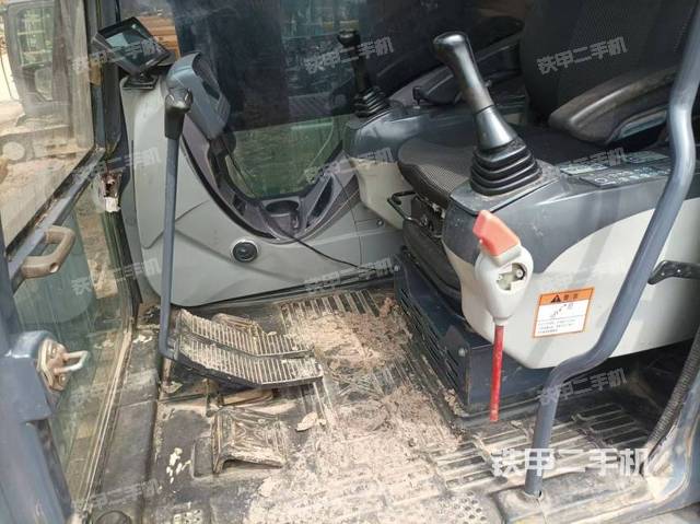 驾驶室整体（整机外观）